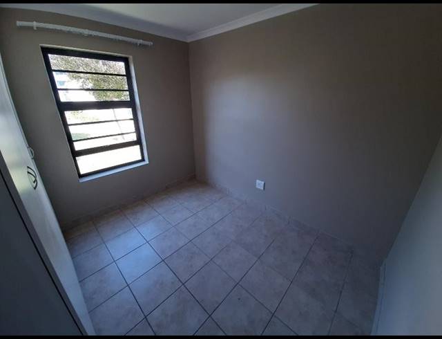 2 BEDROOM PROPERTY TO RENT IN BURGUNDY ESTATE